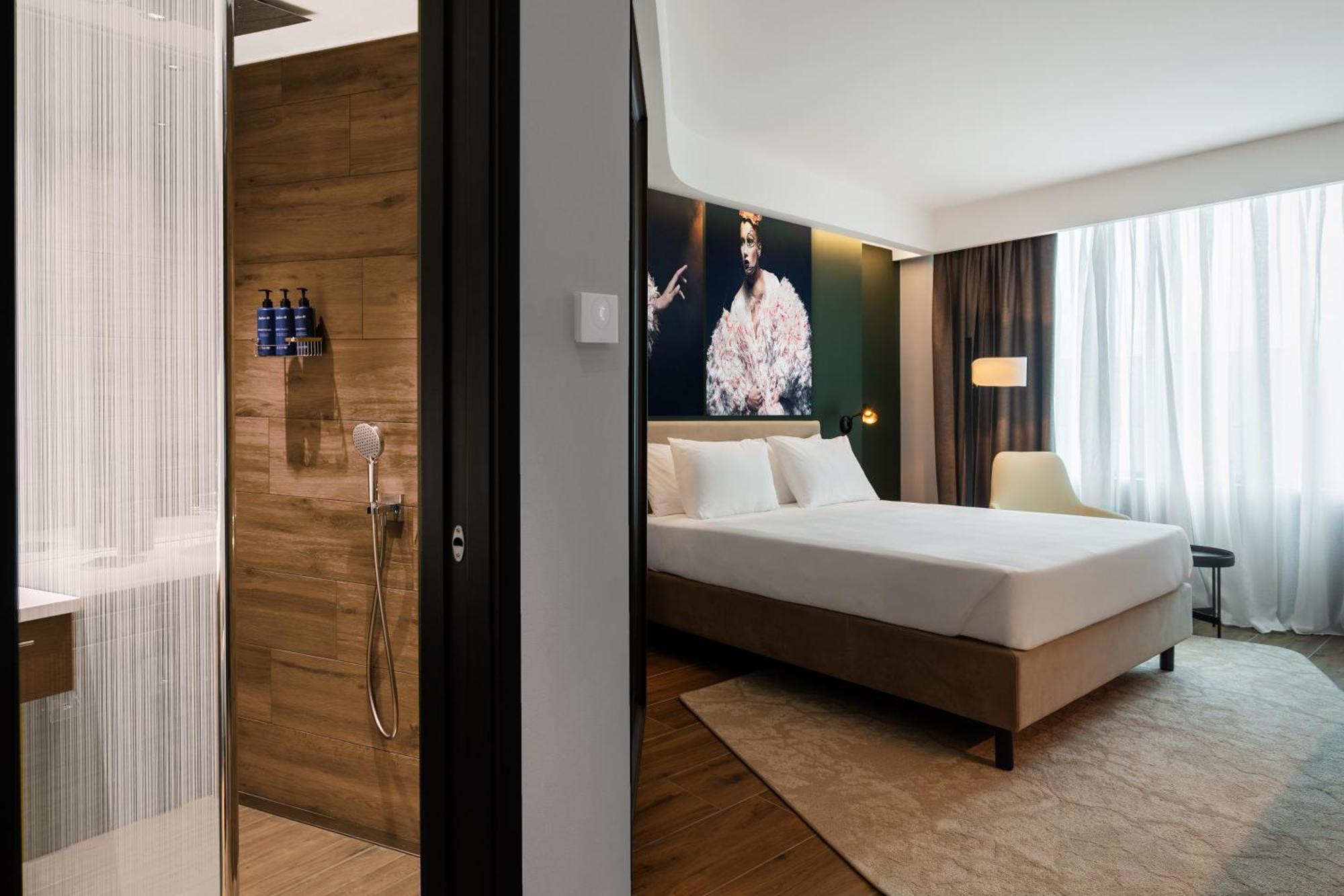 Radisson Blu Hotel, Choruslife Hotel 4*