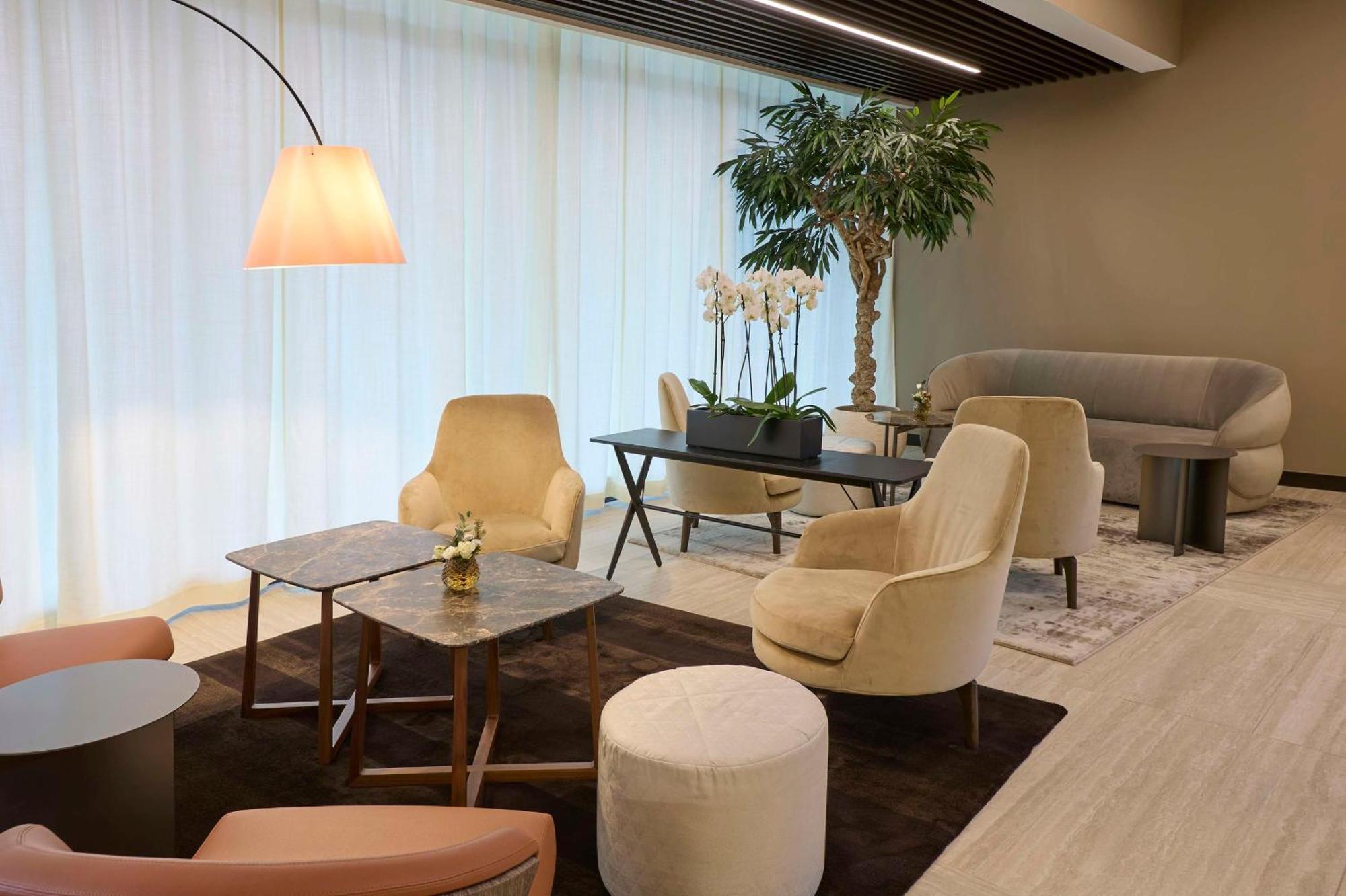 Hotel Radisson Blu Hotel, Choruslife 4*